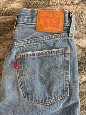 Levi's 501 Jeans Women's Distressed Button Fly Med Wash Premium Denim Sz 23 x 30